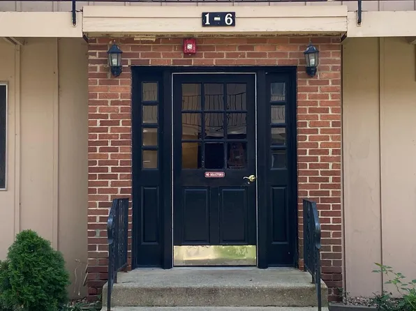 2300 Algonquin Rd APT 3, Rolling Meadows, IL 60008