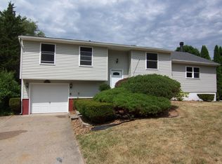 10 Cascade Rd, West Henrietta, NY 14586