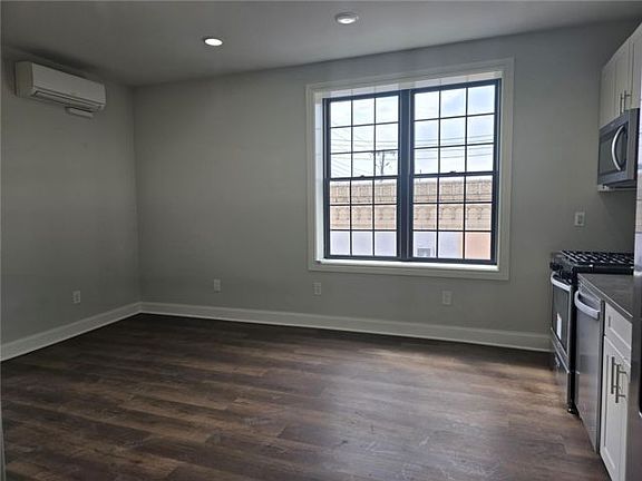 3rd image of 246-01 Jamaica Ave #2A