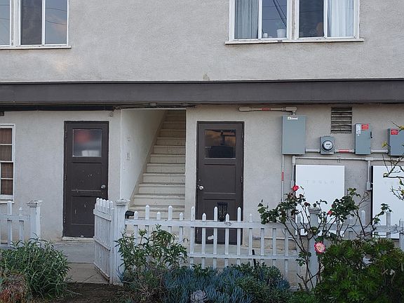 2nd image of 1826 Pearl St #A