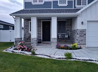 1082 W Beacon Way, Syracuse, UT 84075