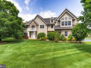42 Ginnie Ln, West Windsor, NJ 08550