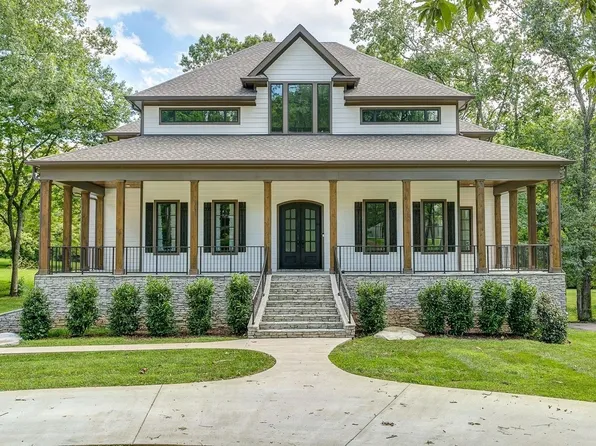 611 Georgetown Dr, Nashville, TN 37205