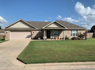 1225 Navajo Trl, Lonoke, AR 72086