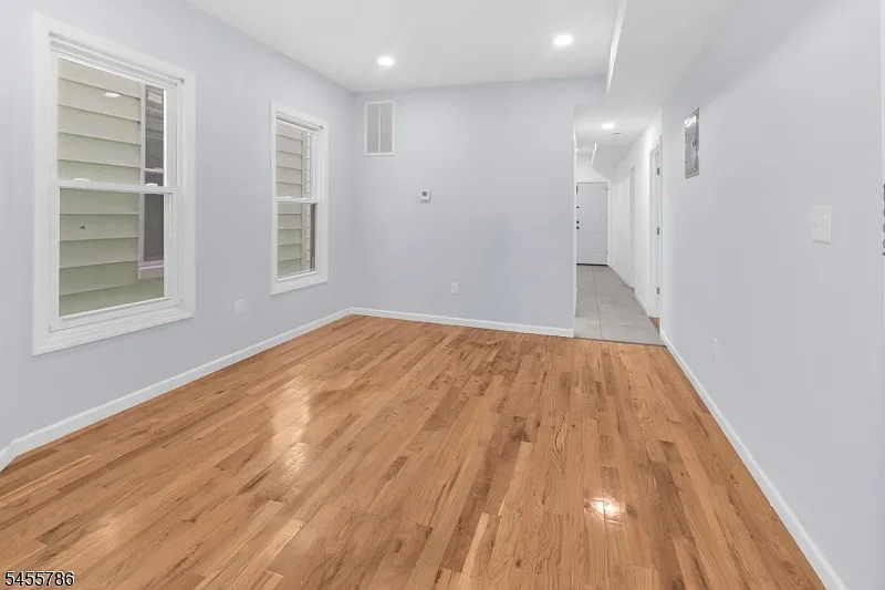 3 bed, 2.0 bath, $2,800 — Photo 4