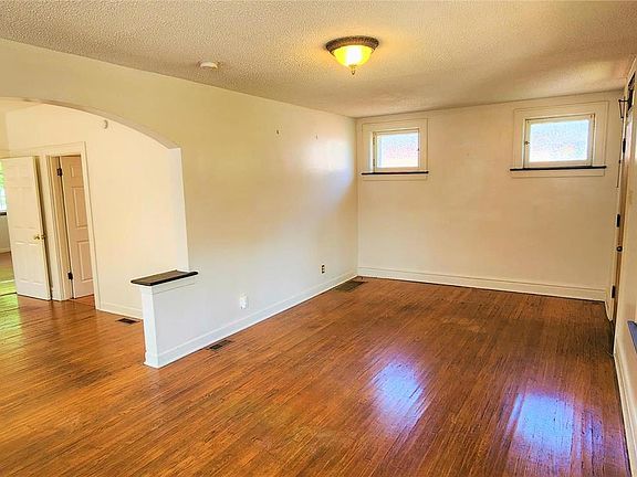 5th image of 4885 Lee Ave