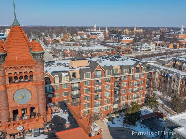 255 E Liberty Dr APT 303-2, Wheaton, IL 60187