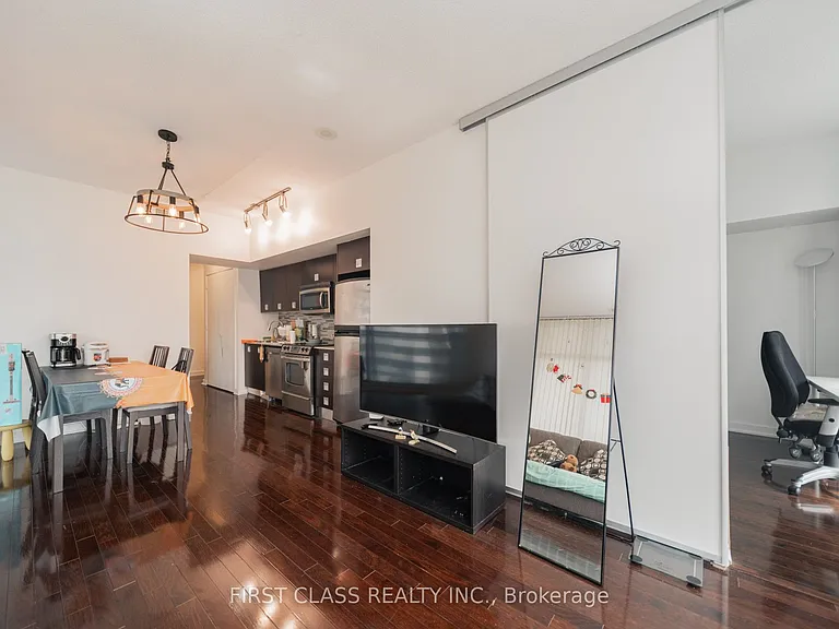 33 Charles St E #1409 — Photo 6