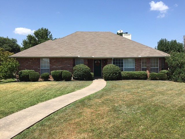1st image of 10401 Rosewood Dr