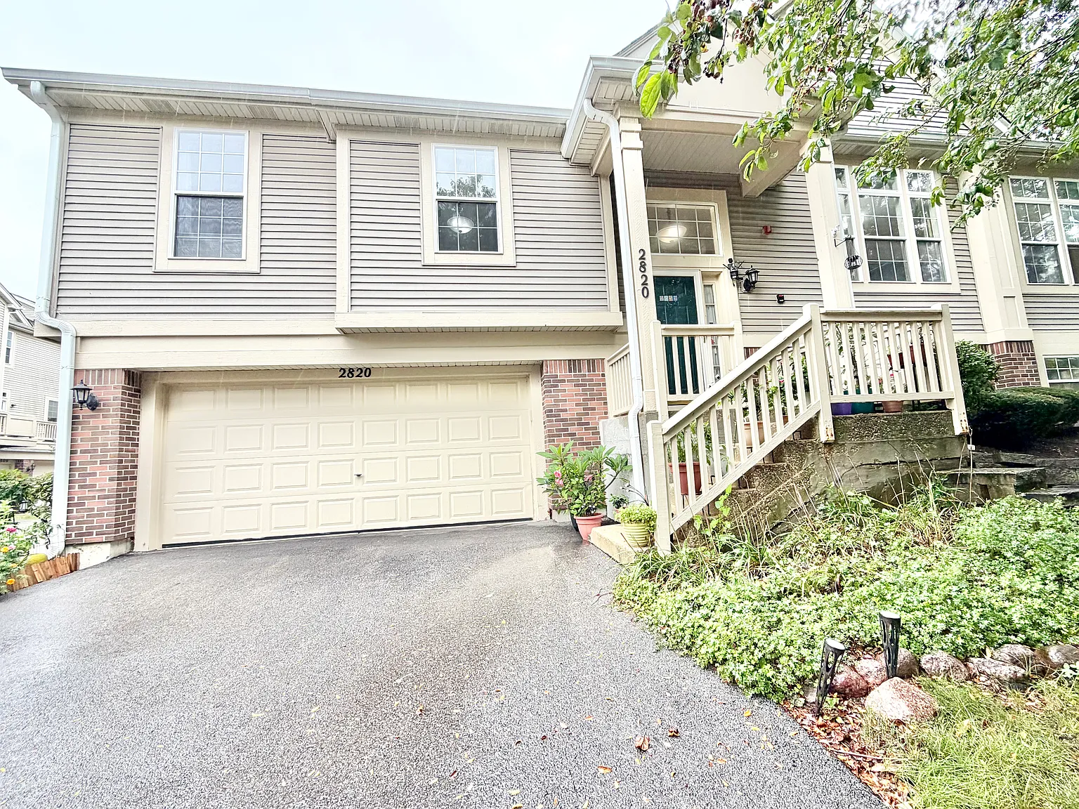 3 bed, 2430 sqft, $3,200 — Photo 2