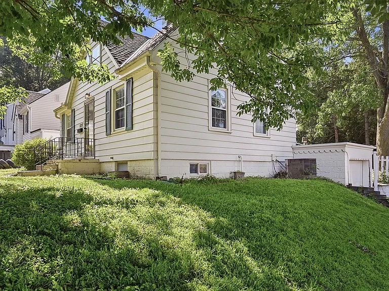 5227 Rees St — Photo 31
