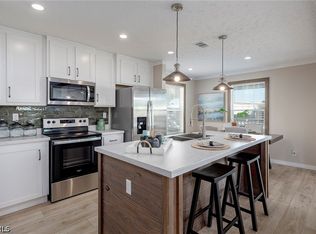 93 Poinsettia Dr, Fort Myers, FL 33905