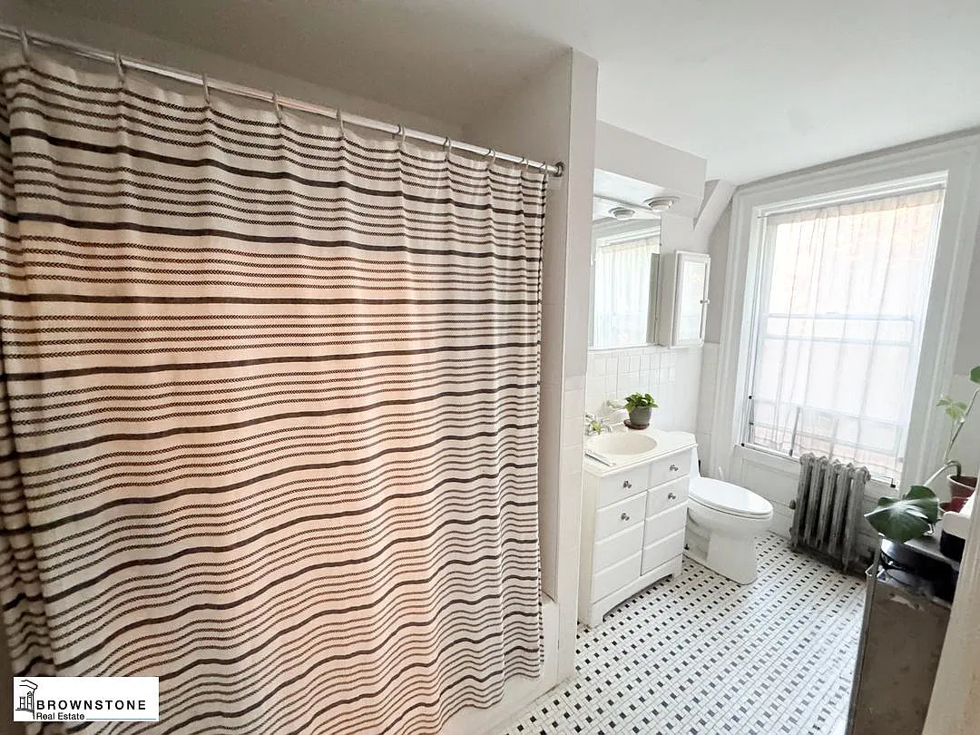 187A 6th Avenue — Photo 4
