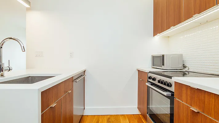 Rented by Nooklyn NYC LLC | media 18