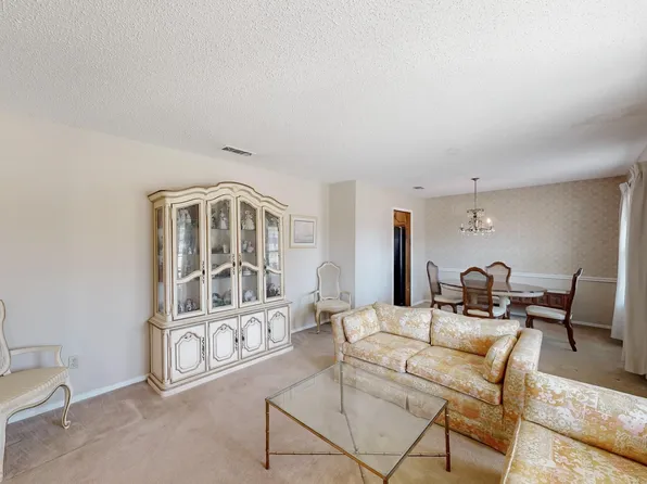 2033 Briar Trl, Hurst, TX 76054