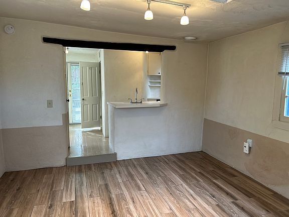 2nd image of 966 1/2 Alto St