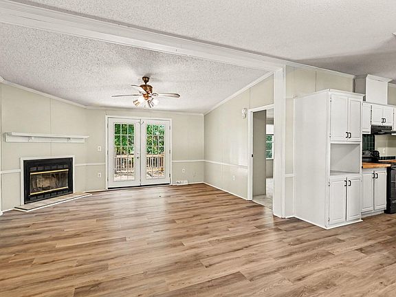3rd image of 8885 Cliffdale Rd