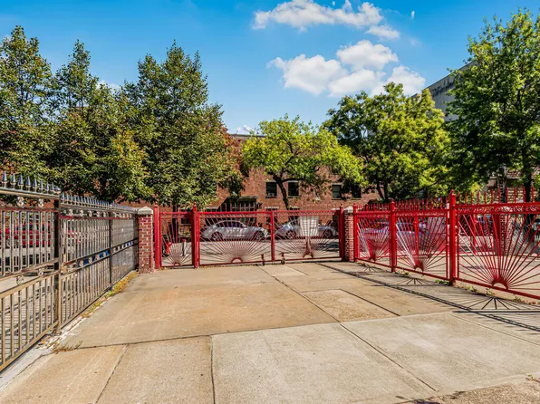 1035 Bryant Avenue image 36 of 37