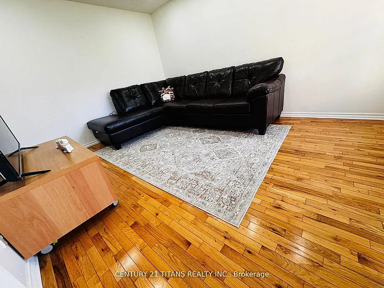 20 Hemingford Pl — Photo 11