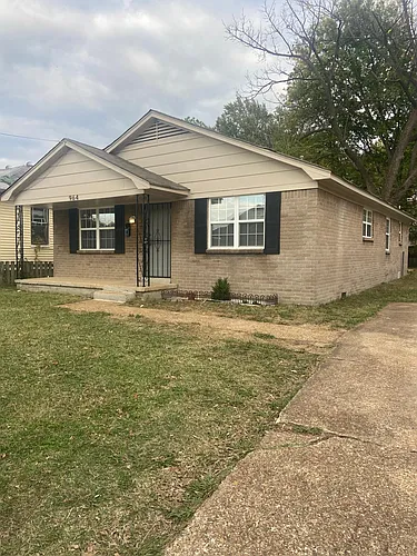 964 Blythe St Photo 1