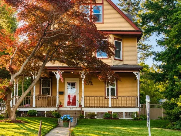 814 N Pennsylvania Ave, Morrisville, PA 19067