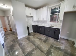 65 Wade St #1E, Jersey City, NJ 07305