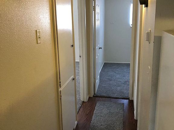 3rd image of 552 E Tabernacle St #S