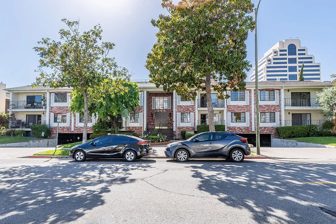 2 bed, 1094 sqft, $2,950 — Photo 2