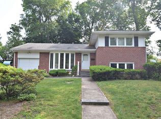 1 Rockland Ct, Commack, NY 11725