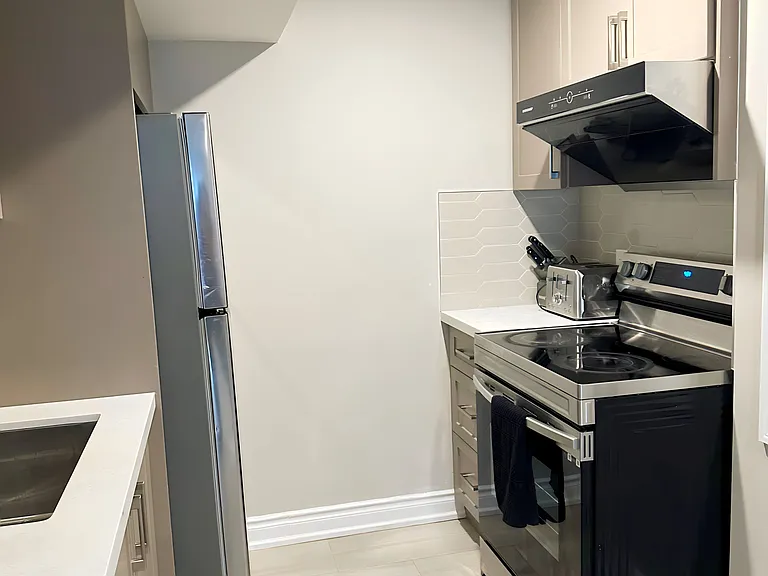 30 York Dr #B — Photo 19