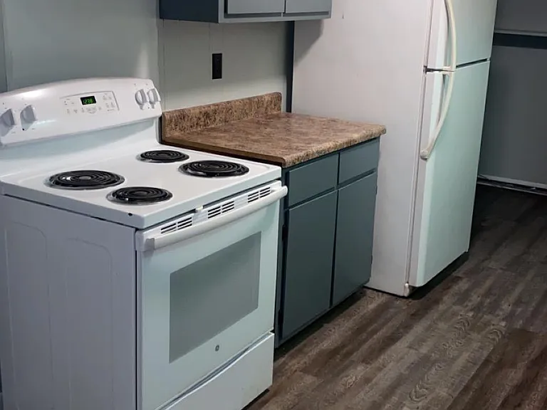 137 W Garrison Dr — Photo 3