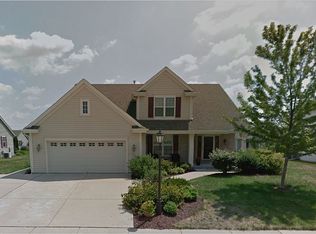 3831 Rivers Crossing Dr, Waukesha, WI 53189
