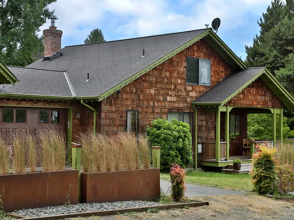 123 4th St #123, Langley, WA 98260