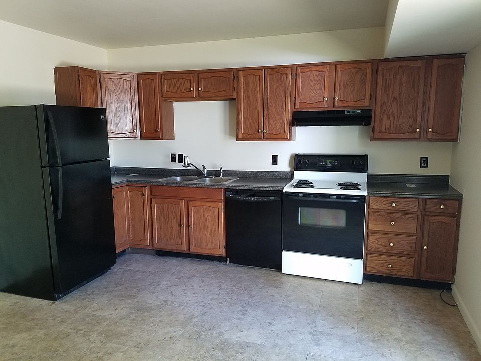 2nd image of 105 10th St