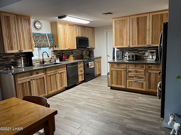 3rd image of 1865 Rainbow Ave S