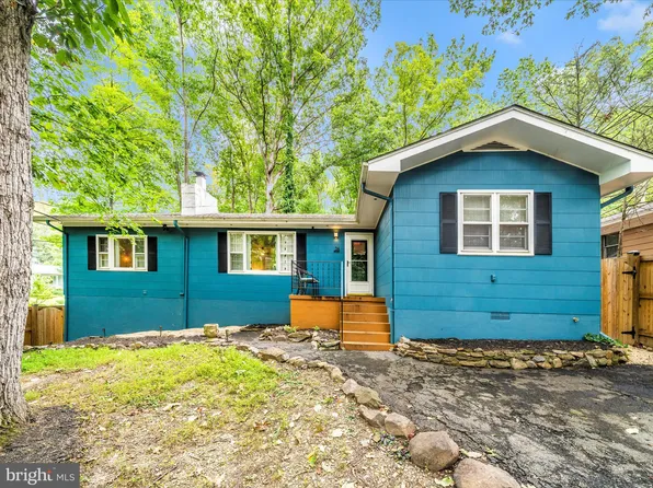 26 Shore Ln, Harpers Ferry, WV 25425