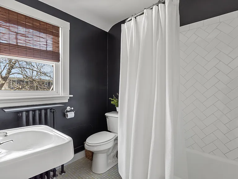 193 Coggeshall Ave — Photo 20