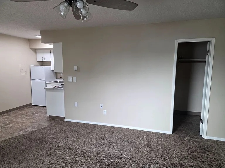 613 SW 9th St #5 — Photo 3
