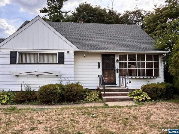 259 W Passaic St, Rochelle Park, NJ 07662