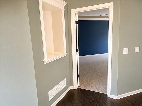 3rd image of 412 Duncan Dr