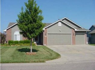 2806 N Shefford Cir, Wichita, KS 67205