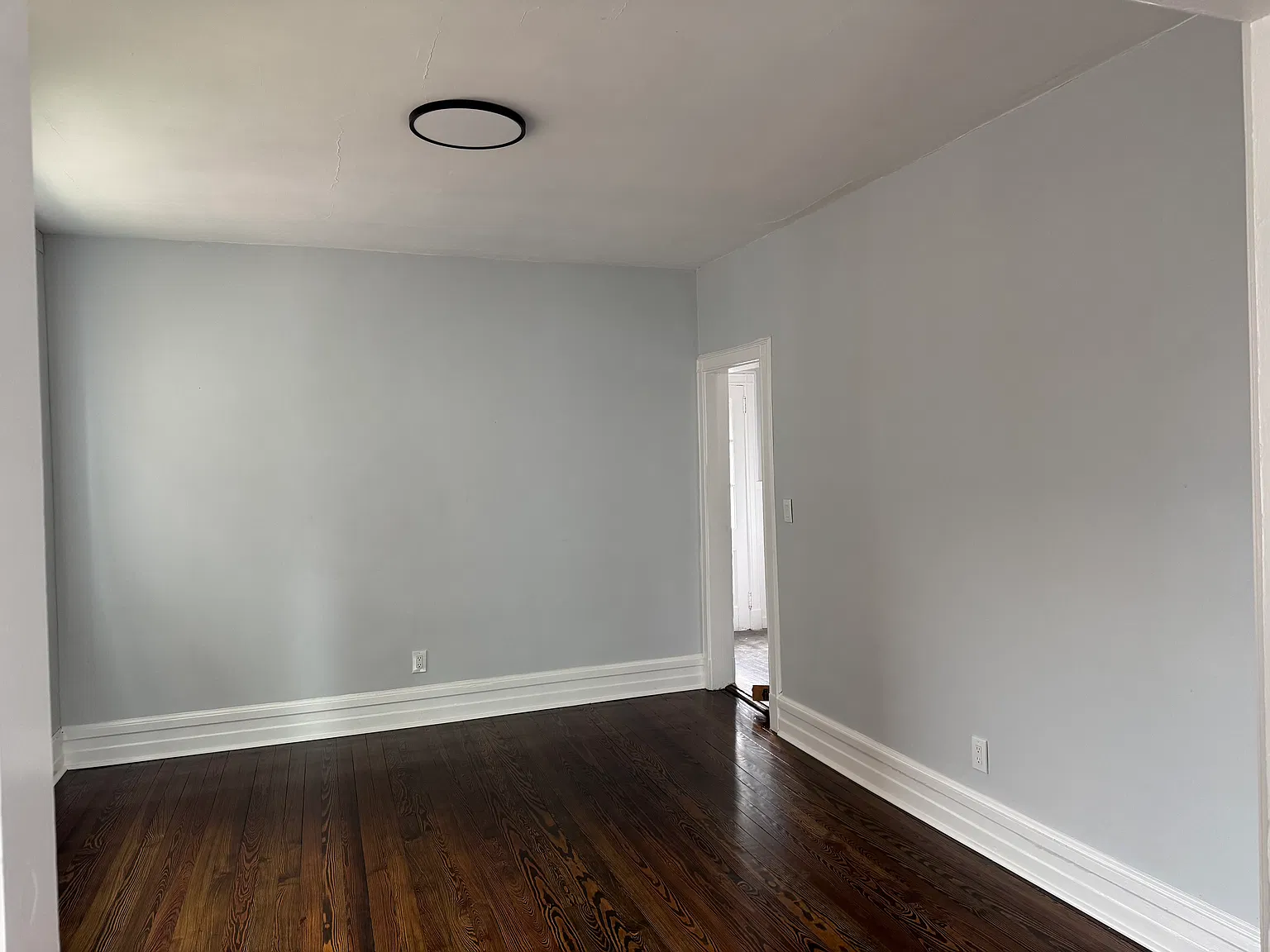5 bed, $3,500 — Photo 2