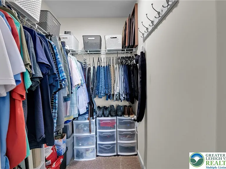 991 King Way — Photo 39