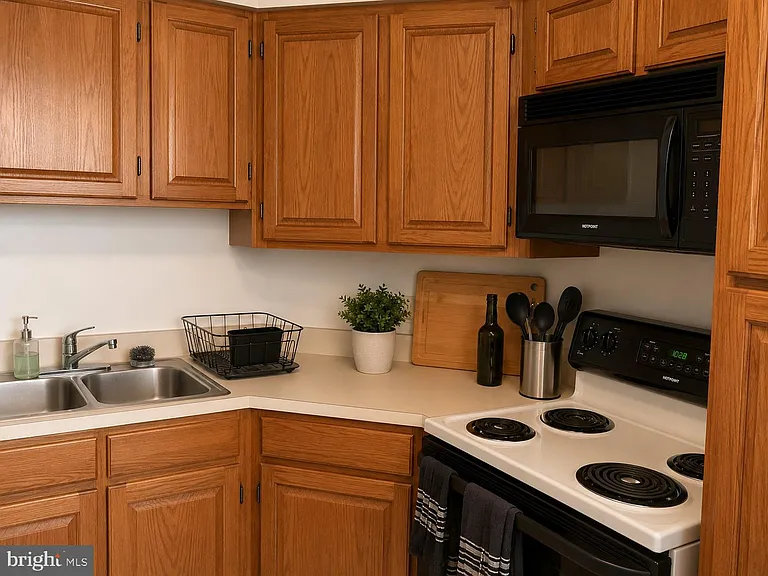 2020 Walnut St #22K — Photo 3