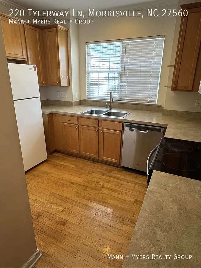 3 bds -2,5 baths Townhome — Photo 4