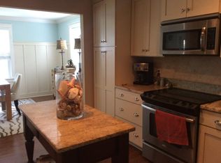 273 Magnolia St, Atlantic Beach, FL 32233