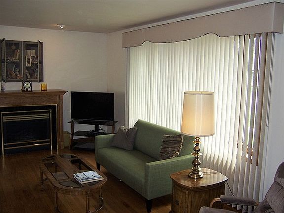 4th image of 17378 Oleander Ave