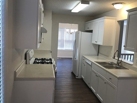 2nd image of 123 Imperial Dr