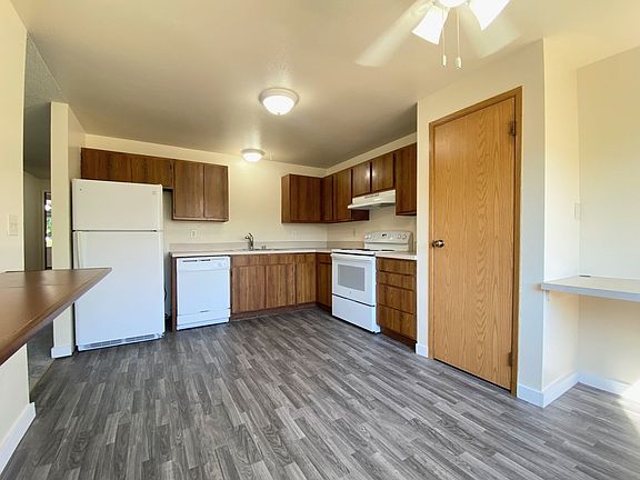 4th image of 9818 132nd Street Ct E APT A