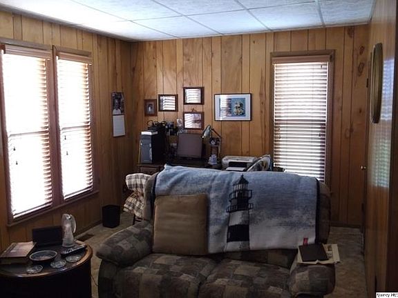 Home for Sale in Bowen, IL $64,500